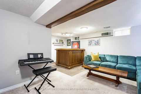 Photo 18 at 36 Red Oak Drive, Holly, Barrie