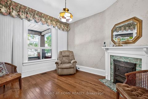 Photo 6 at 431 Lansdowne Avenue, Dufferin Grove, Toronto