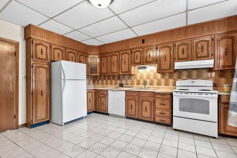 Photo 10 at 431 Lansdowne Avenue, Dufferin Grove, Toronto