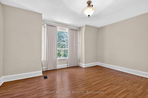 Photo 15 at 431 Lansdowne Avenue, Dufferin Grove, Toronto