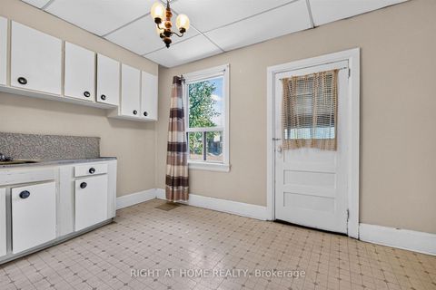 Photo 17 at 431 Lansdowne Avenue, Dufferin Grove, Toronto