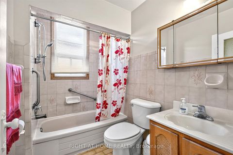 Photo 19 at 431 Lansdowne Avenue, Dufferin Grove, Toronto