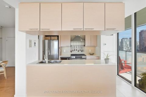 Photo 12 at 1611 - 1 Market Street, Waterfront Communities C8, Toronto