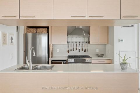 Photo 13 at 1611 - 1 Market Street, Waterfront Communities C8, Toronto