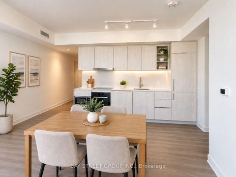 Photo 7 at 4009 - 8 Wellesley Street W, Bay Street Corridor, Toronto