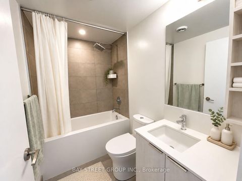 Photo 12 at 4009 - 8 Wellesley Street W, Bay Street Corridor, Toronto