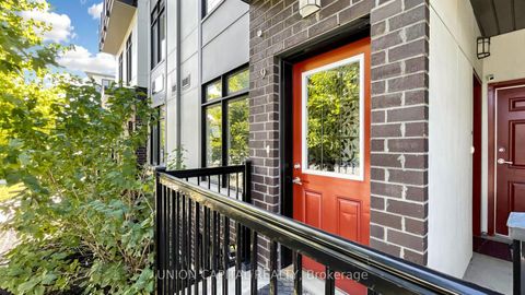 Photo 2 at 9 - 6 Bicknell Avenue, Eglinton West, Toronto