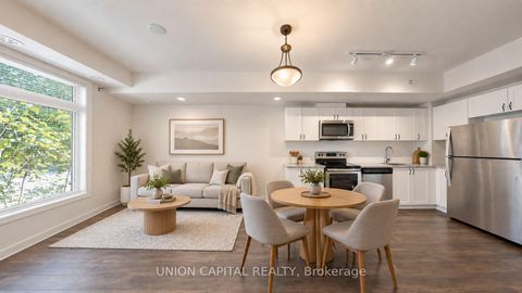 Photo 3 at 9 - 6 Bicknell Avenue, Eglinton West, Toronto
