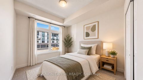 Photo 7 at 9 - 6 Bicknell Avenue, Eglinton West, Toronto