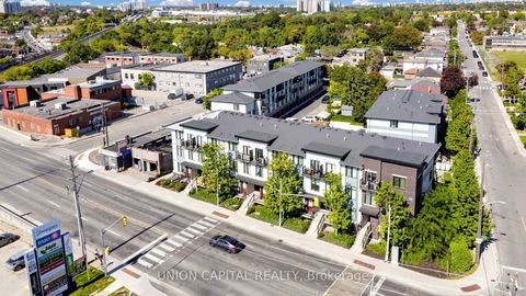 Photo 12 at 9 - 6 Bicknell Avenue, Eglinton West, Toronto