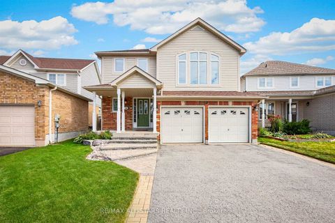 Photo 0 at 31 Country Lane, Painswick South, Barrie