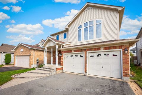 Photo 3 at 31 Country Lane, Painswick South, Barrie
