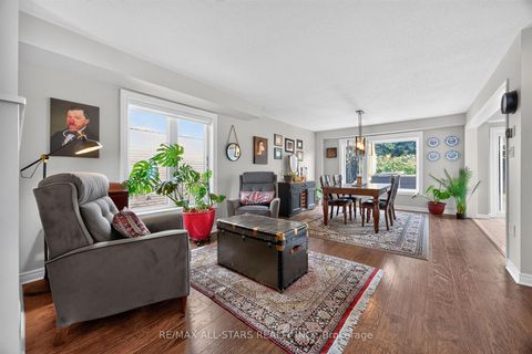 Photo 6 at 31 Country Lane, Painswick South, Barrie
