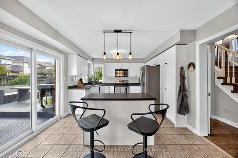 Photo 11 at 31 Country Lane, Painswick South, Barrie