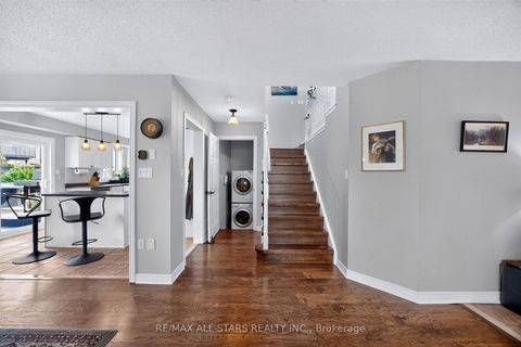 Photo 14 at 31 Country Lane, Painswick South, Barrie