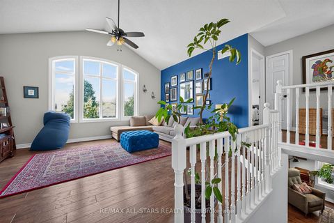 Photo 17 at 31 Country Lane, Painswick South, Barrie