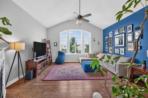 Photo 18 at 31 Country Lane, Painswick South, Barrie