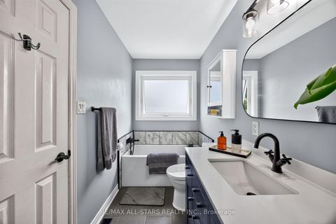 Photo 23 at 31 Country Lane, Painswick South, Barrie