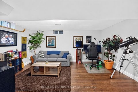 Photo 34 at 31 Country Lane, Painswick South, Barrie
