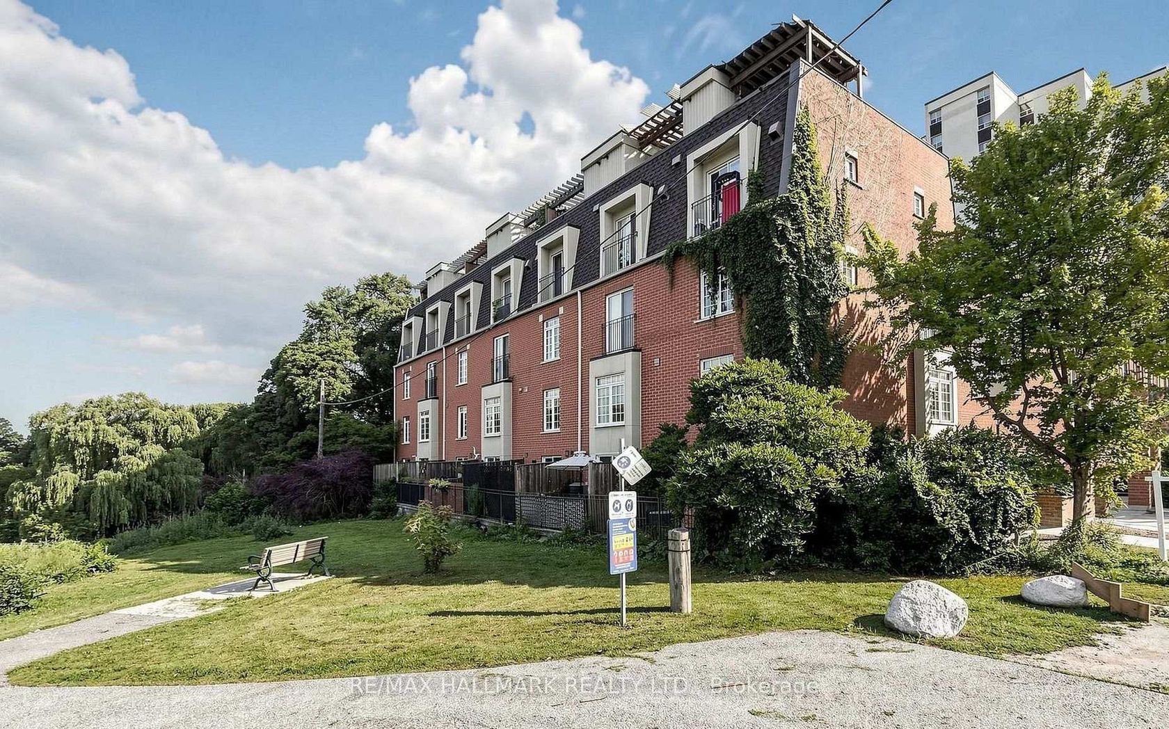 106 - 870 Jane Street, Smythe, Toronto 