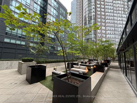 Photo 27 at 2713 - 955 Bay Street, Bay Street Corridor, Toronto
