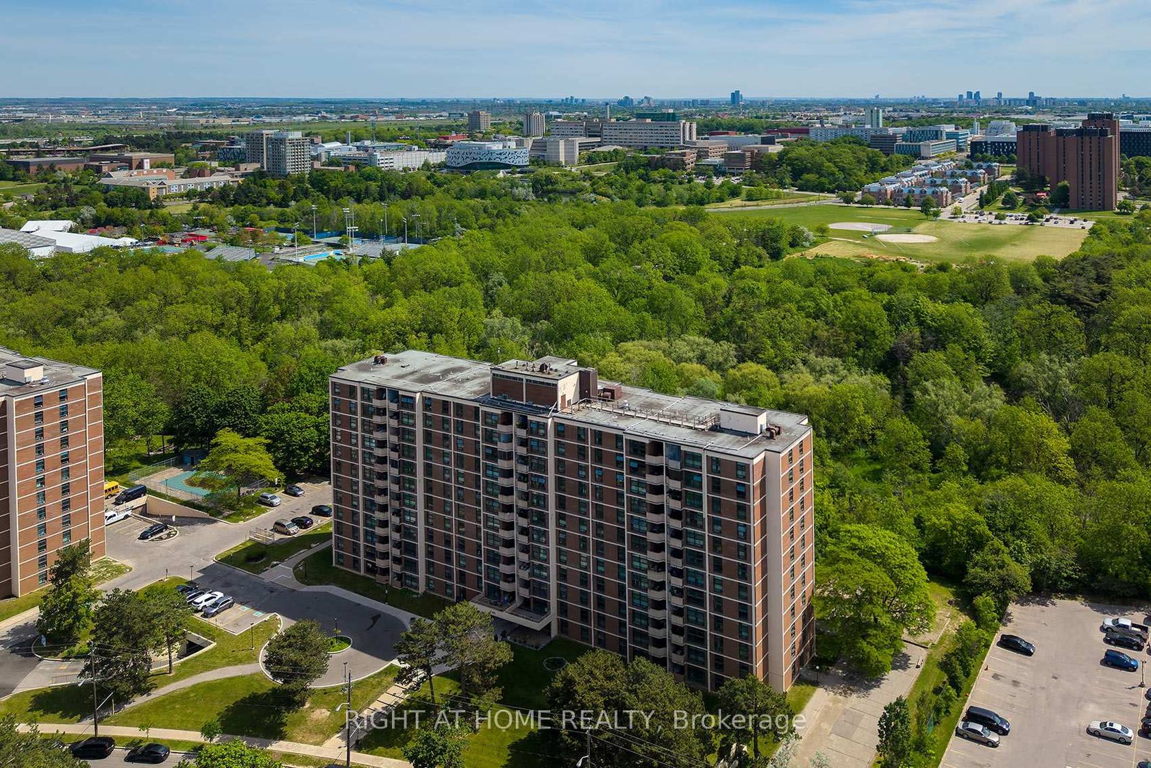608 - 335 Driftwood Avenue, Black Creek, Toronto 