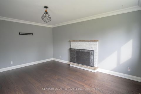 Photo 7 at 119 Milton Street, Queensway, Toronto