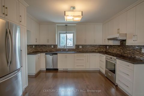 Photo 9 at 119 Milton Street, Queensway, Toronto