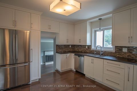Photo 10 at 119 Milton Street, Queensway, Toronto