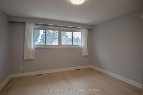 Photo 11 at 119 Milton Street, Queensway, Toronto