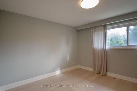 Photo 12 at 119 Milton Street, Queensway, Toronto