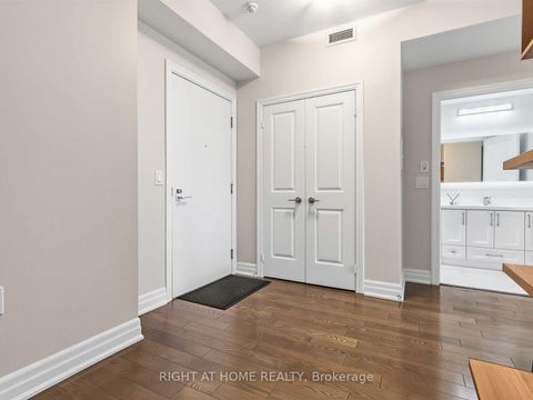 Photo 3 at 4004 - 8 The Esplanade, Waterfront Communities C8, Toronto