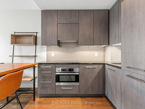 Photo 8 at 4004 - 8 The Esplanade, Waterfront Communities C8, Toronto