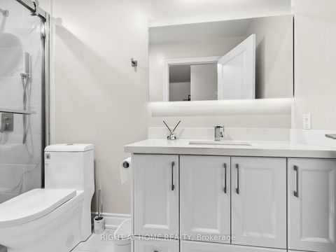 Photo 17 at 4004 - 8 The Esplanade, Waterfront Communities C8, Toronto