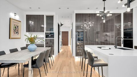Photo 6 at 4 Douglas Crescent, Leaside, Toronto
