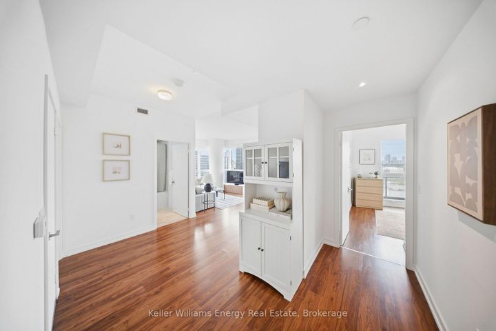 Photo 5 at 1109 - 117 McMahon Drive, Bayview Village, Toronto