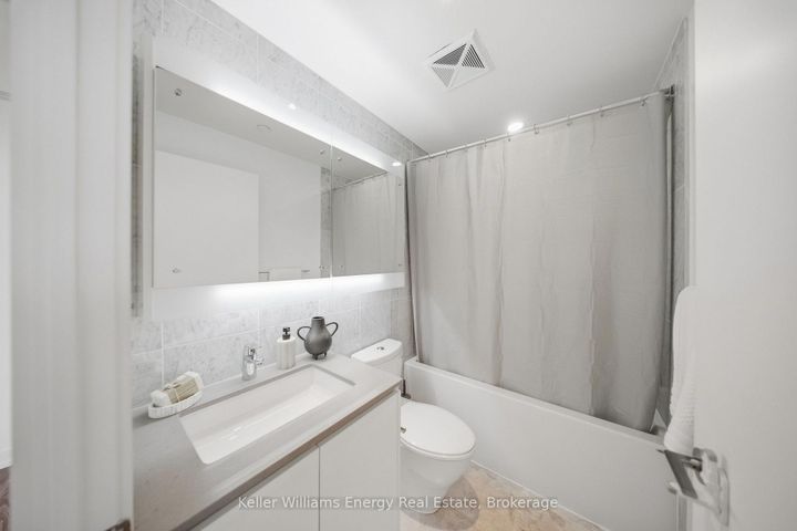 Photo 17 at 1109 - 117 McMahon Drive, Bayview Village, Toronto