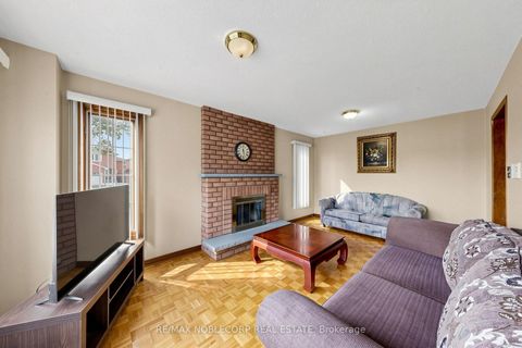 Photo 11 at 162 Venetian Crescent, East Woodbridge, Vaughan