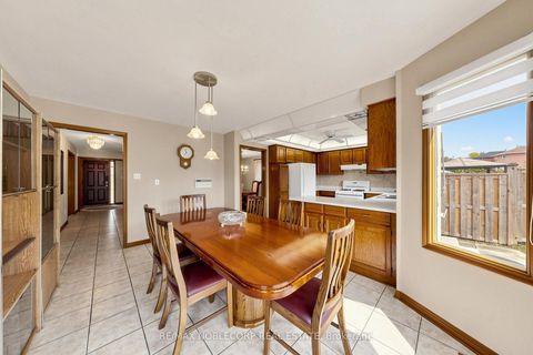 Photo 15 at 162 Venetian Crescent, East Woodbridge, Vaughan