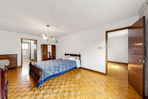 Photo 20 at 162 Venetian Crescent, East Woodbridge, Vaughan