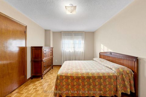 Photo 27 at 162 Venetian Crescent, East Woodbridge, Vaughan
