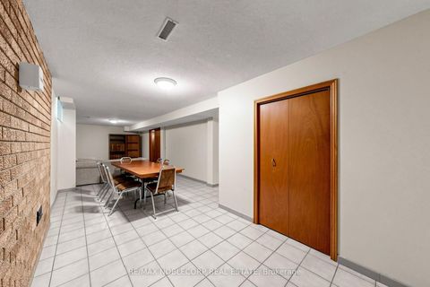 Photo 36 at 162 Venetian Crescent, East Woodbridge, Vaughan