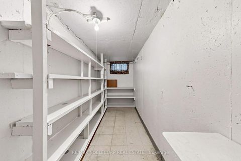Photo 40 at 162 Venetian Crescent, East Woodbridge, Vaughan