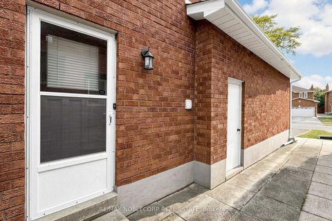Photo 45 at 162 Venetian Crescent, East Woodbridge, Vaughan