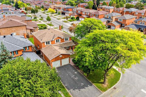 Photo 48 at 162 Venetian Crescent, East Woodbridge, Vaughan