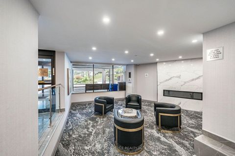 Photo 4 at 809 - 10 Edgecliffe Golfway, Flemingdon Park, Toronto