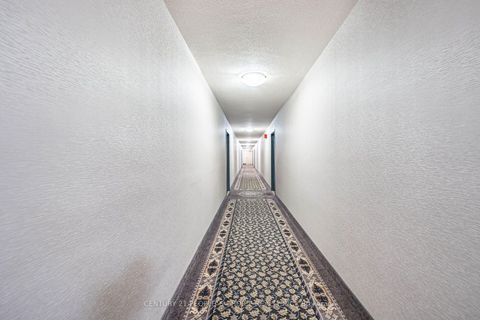 Photo 5 at 809 - 10 Edgecliffe Golfway, Flemingdon Park, Toronto