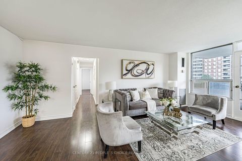 Photo 11 at 809 - 10 Edgecliffe Golfway, Flemingdon Park, Toronto