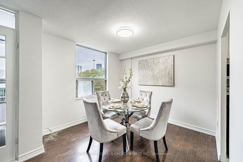 Photo 13 at 809 - 10 Edgecliffe Golfway, Flemingdon Park, Toronto