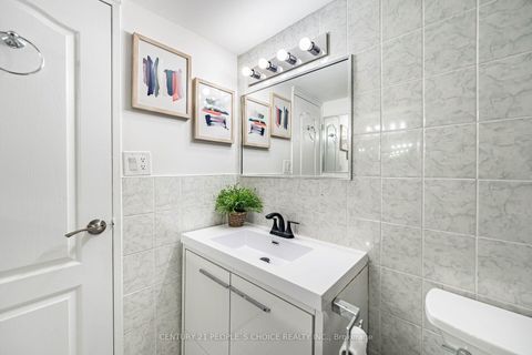Photo 24 at 809 - 10 Edgecliffe Golfway, Flemingdon Park, Toronto